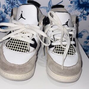 Jordan Kids White and grey